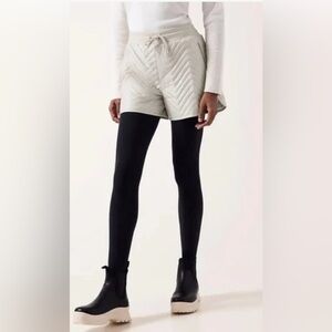 NWT Athleta Apres Ski quilted short, size 12